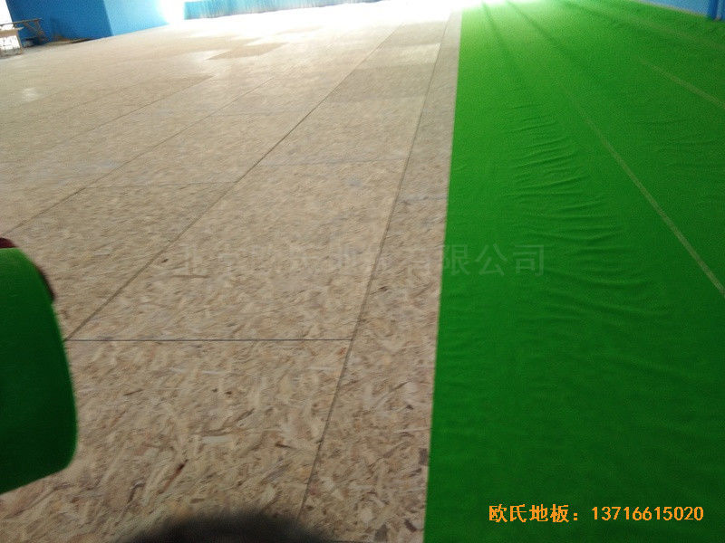 廣東臺山市郎城汽車城運(yùn)動館體育地板鋪設(shè)案例2