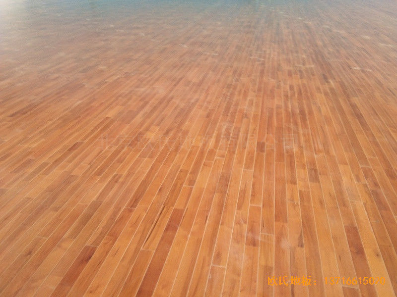 廣東臺山市郎城汽車城運(yùn)動館體育地板鋪設(shè)案例3