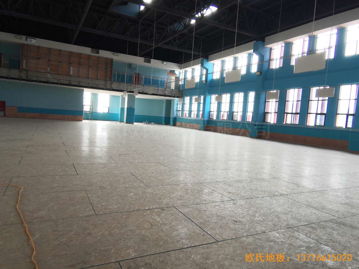 江西城西橋小學A區體育館運動木地板鋪裝案例0