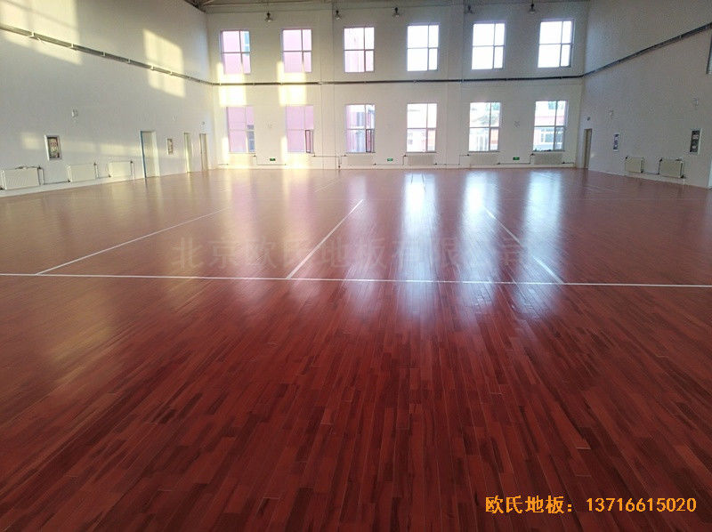 內蒙左旗吉蘭泰鎮五中運動館運動地板鋪設案例3