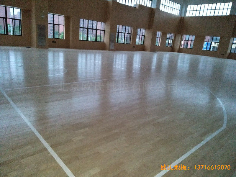 上海松江區佘北學校運動館運動地板安裝案例0