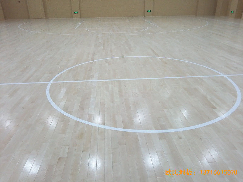 山東濟南歷下區燕山學?；@球館運動木地板施工案例4