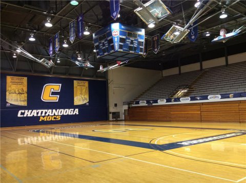 原木的顏色差異是正常的，所以運(yùn)動(dòng)木地板不同