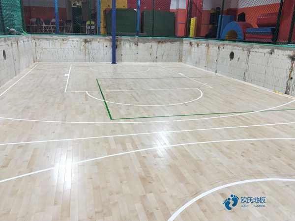 有哪些運(yùn)動場館地板廠家報價