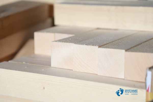 松木運動籃球木地板大約多少錢