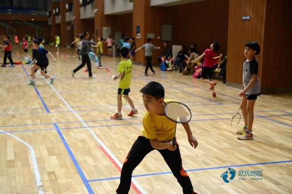 單龍骨運(yùn)動(dòng)體育地板保養(yǎng)知識(shí)1