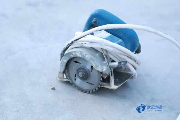 楓木運(yùn)動(dòng)籃球木地板需要多少錢