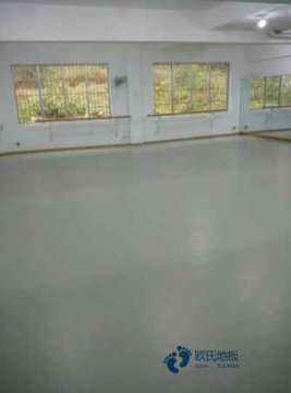 室內(nèi)籃球館木地板多少錢一平方