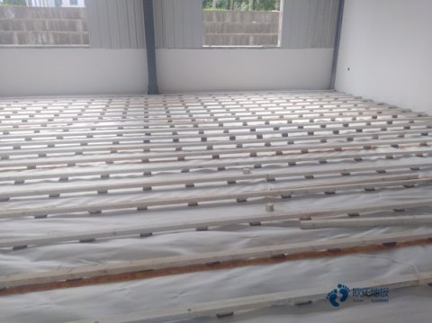 普通運動籃球木地板較低價格