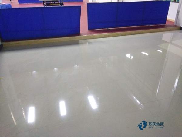 校園運(yùn)動(dòng)籃球木地板價(jià)格行情