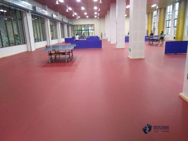 校園運(yùn)動(dòng)籃球木地板價(jià)格是多少