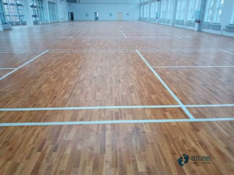 國標(biāo)運(yùn)動籃球木地板價錢